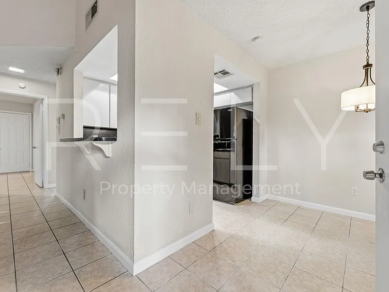 1005 Milford Way #A — Photo 8