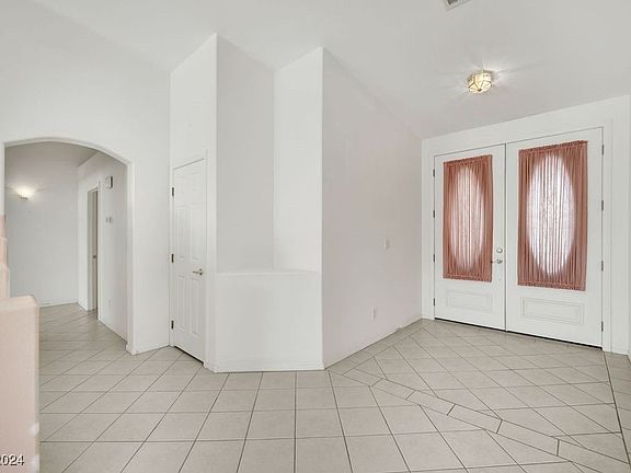 4th image of 10360 Fairfield Ave