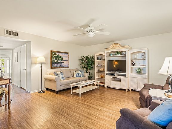 4th image of 30 Pine Arbor Ln APT 102