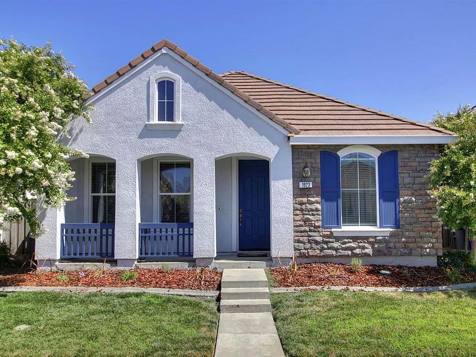 1st image of 1923 Dawnelle Way