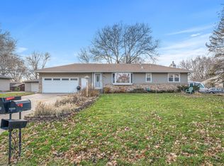 2026 Emerald Ln, Eagan, MN 55122