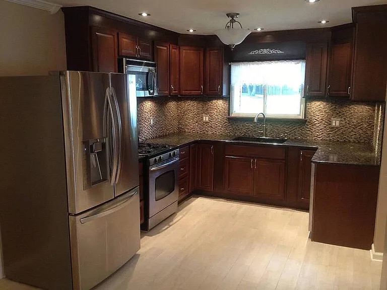 405 Garwood Dr — Photo 2