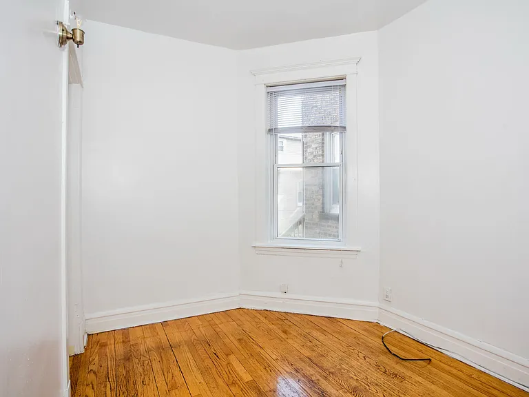 4636 W Barry Ave #1 — Photo 8