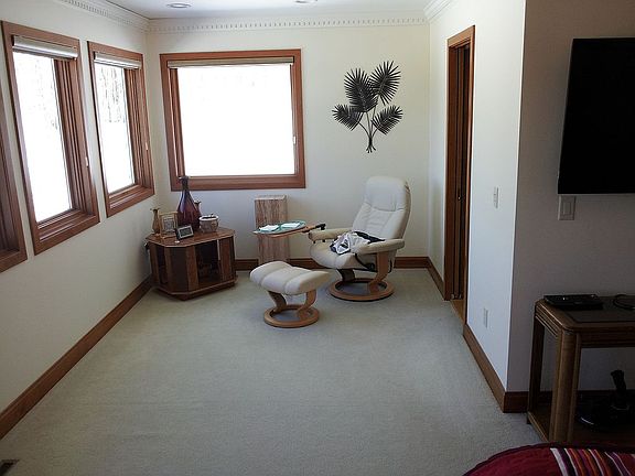 Master Bedroom Lounge Area