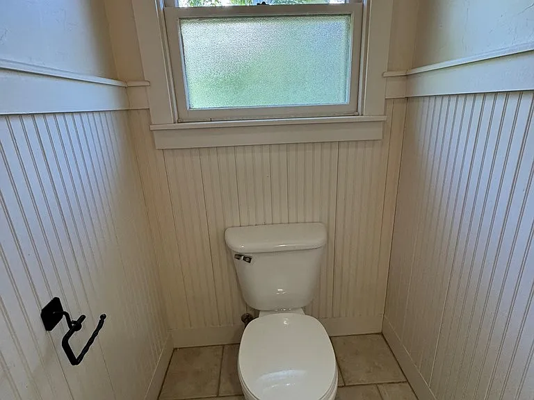 509 W Creek St — Photo 35