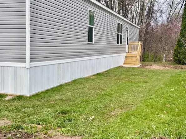 1318 Zilke Rd, Niles, MI 49120