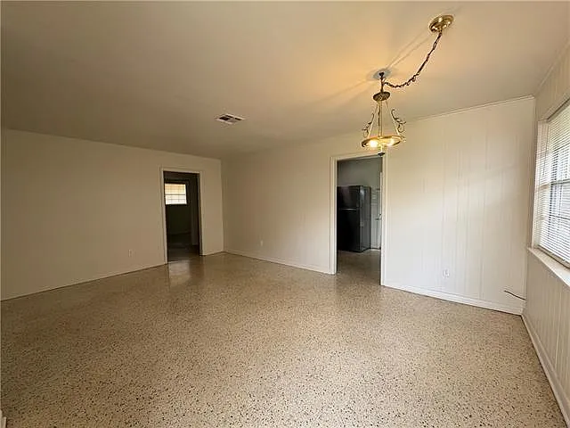 1204 Amelia St — Photo 4