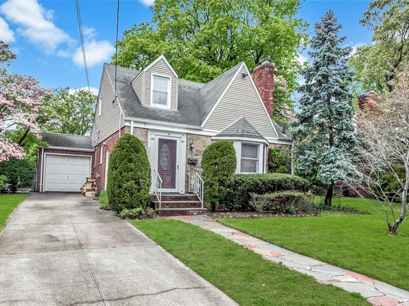 584 Adams Avenue, West Hempstead, NY 11552