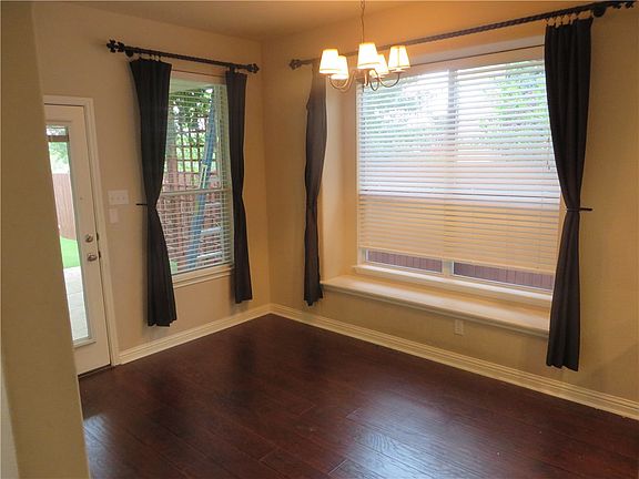 3rd image of 2730 Lovett Ln