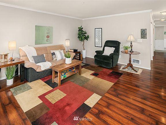 4th image of 1981 24th Avenue NE #4-101