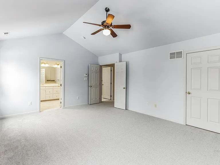 4 Hogan Way — Photo 16