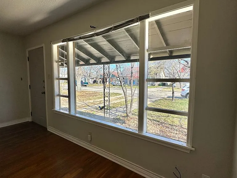 1521 Kenwood Dr — Photo 3
