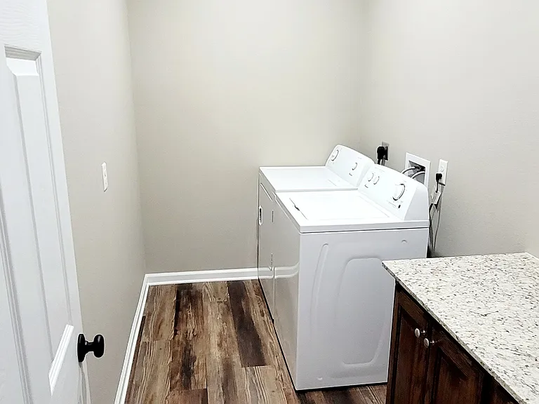 145 Canterberry St #A — Photo 7
