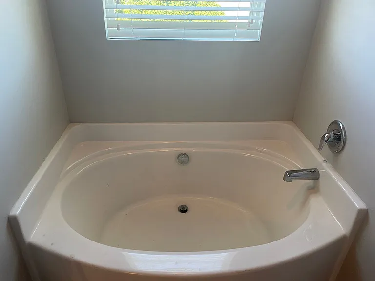 1090 Rockdale Blvd — Photo 13