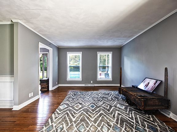 5th image of 57118 Garden Dr