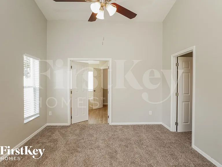 2424 Deer Creek Blvd — Photo 5