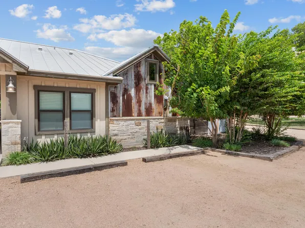 807 E Highway St #101, Fredericksburg, TX 78624