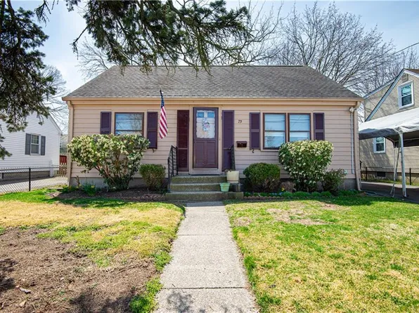 73 Thurston St E, Riverside, RI 02915