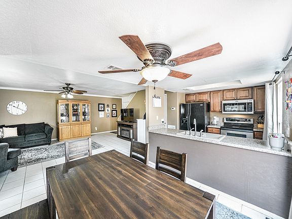 5th image of 227 E Betty Elyse Ln
