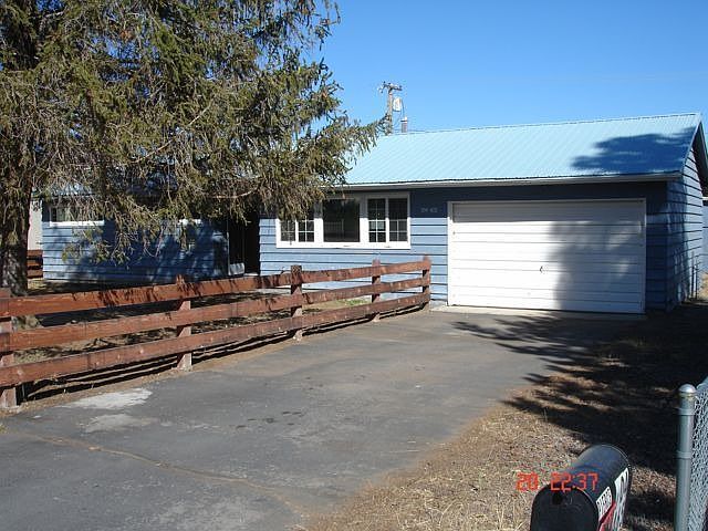 1st image of 704-465 Bangham Ln