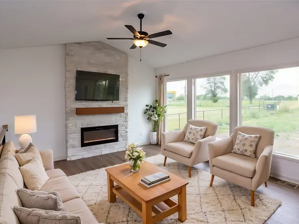 1411 6th St SE, Altoona, IA 50009