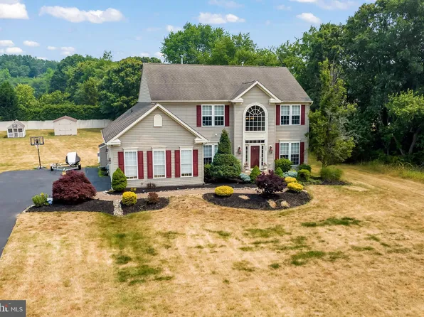 202 Lafayette Dr, Mullica Hill, NJ 08062
