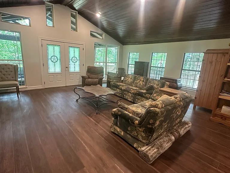 320 Lakeshore Loop — Photo 9