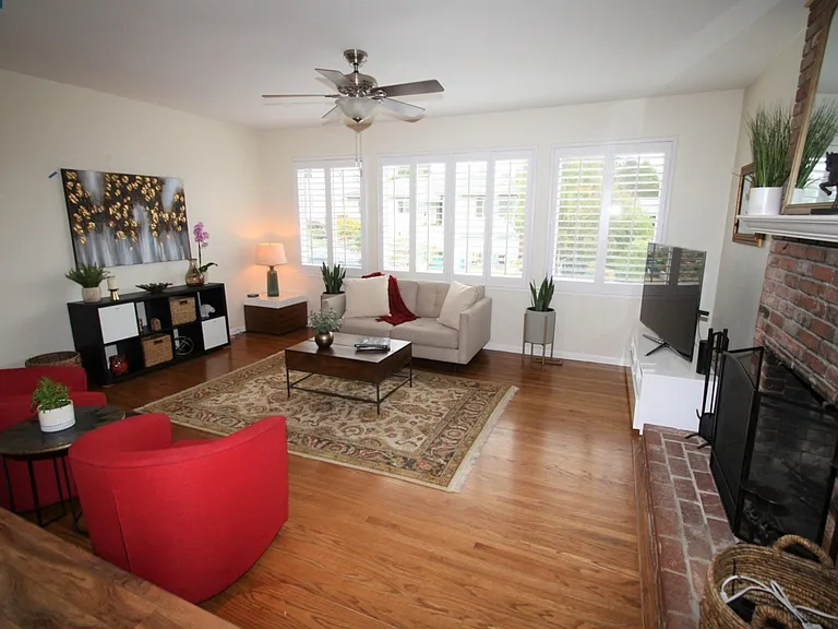 3415 Grasswood Dr — Photo 7