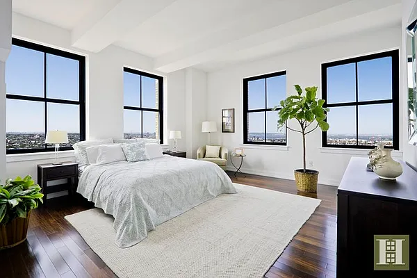 Rented by Halstead Real Estate | media 35