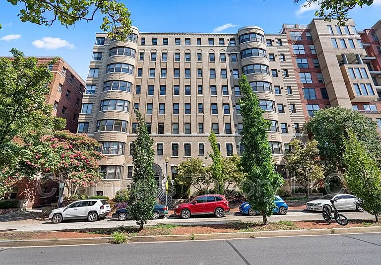 2515 K St NW #403 — Photo 1