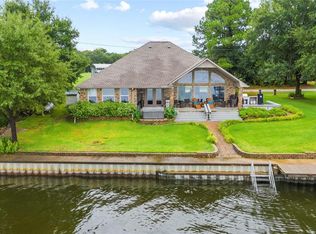 16235 Saint Paul Dr, Malakoff, TX 75148