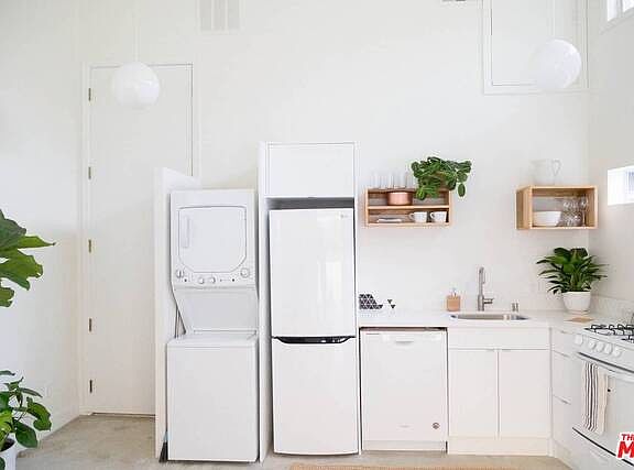 5th image of 2228 Echo Park Ave #1/2