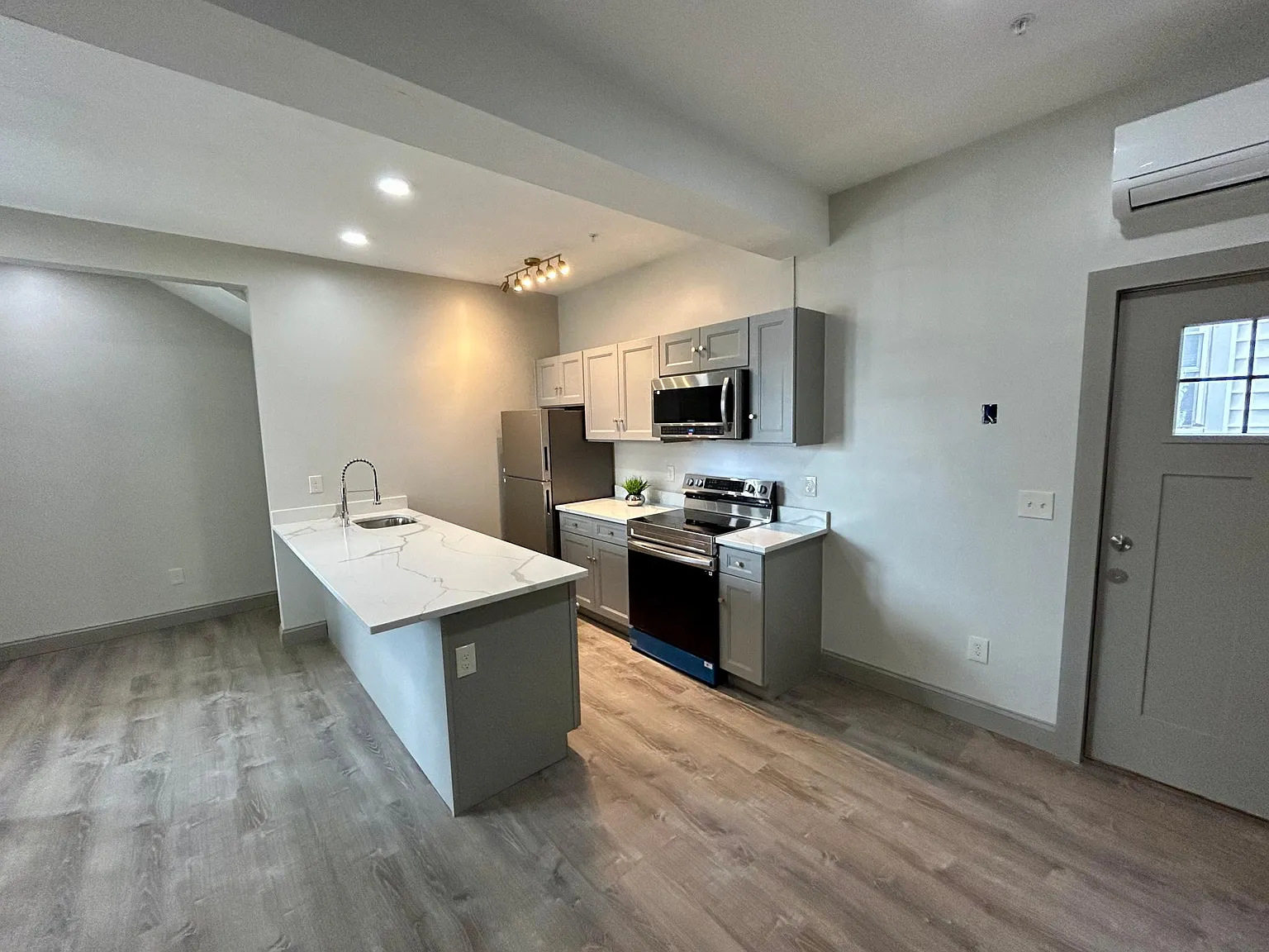 50 Newhall St — Photo 4