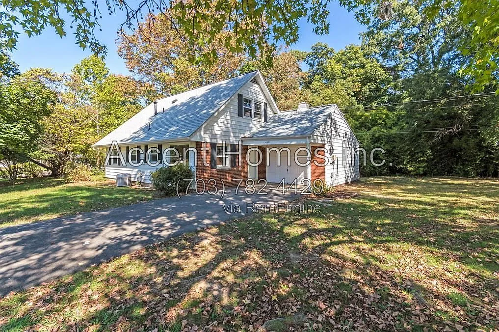 4 bed, 2.0 bath, 1326 sqft, $3,400 — Photo 1
