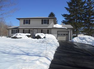 80 Shell Edge Dr, Rochester, NY 14623