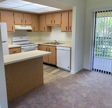 4th image of 4261 Oak Terrace Drive