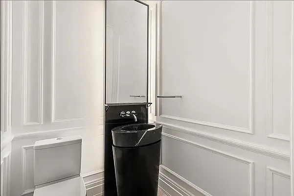 Sold by Compass | media 5