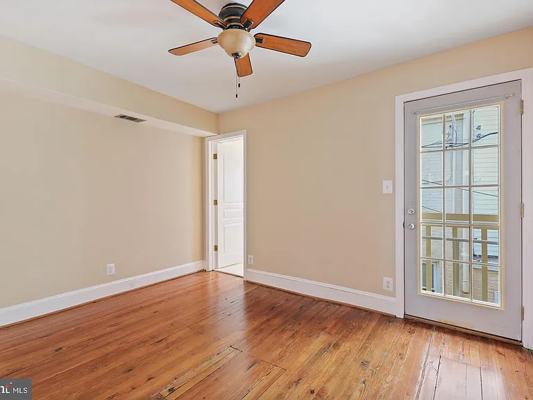 1528 Covington St — Photo 23