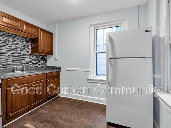 4th image of 870 Lafayette Ave #111