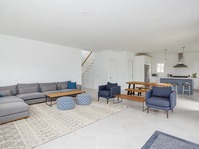 30 Beach Plum Rd — Photo 2
