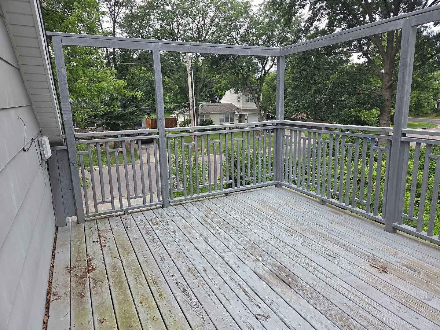 604 Florence Ave — Photo 2