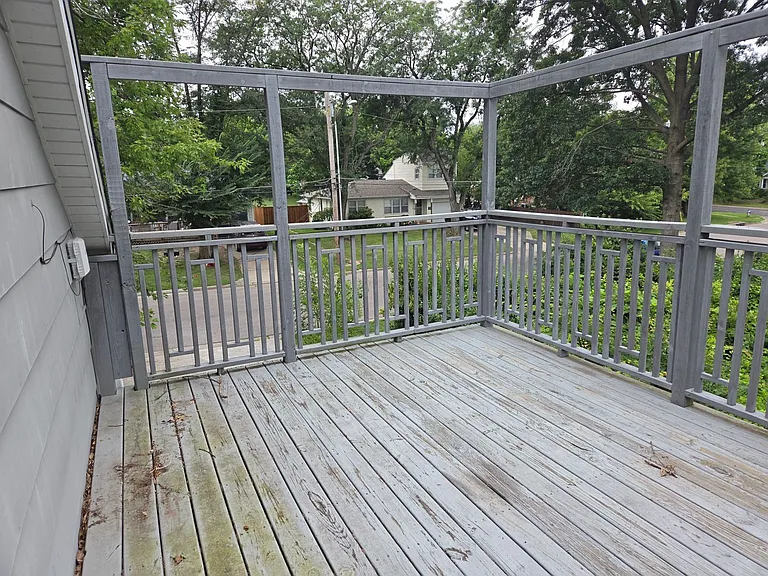 604 Florence Ave — Photo 2