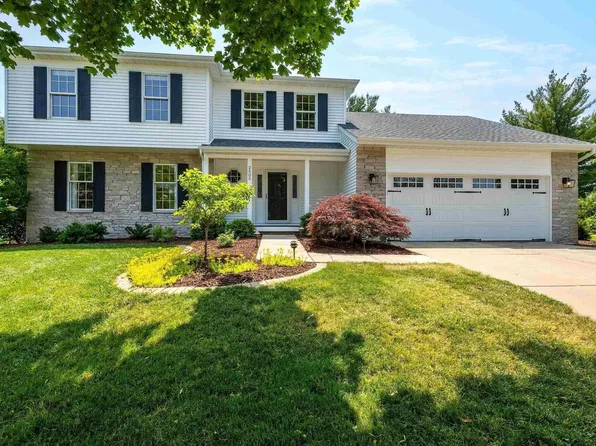 2505 Edgewild Dr, Davenport, IA 52807