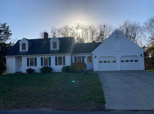 1 Sparrow Hill Rd, Mattapoisett, MA 02739