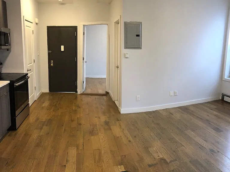 1110 Fteley Ave #2R — Photo 2