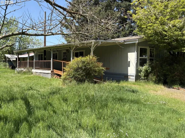 92008 Maple Ln, Springfield, OR 97478