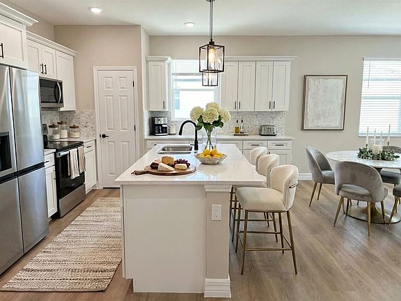 3rd image of 2598 SW 154th Place Rd