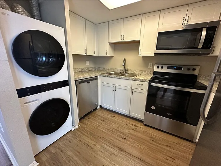 6060 Village Cir — Photo 9