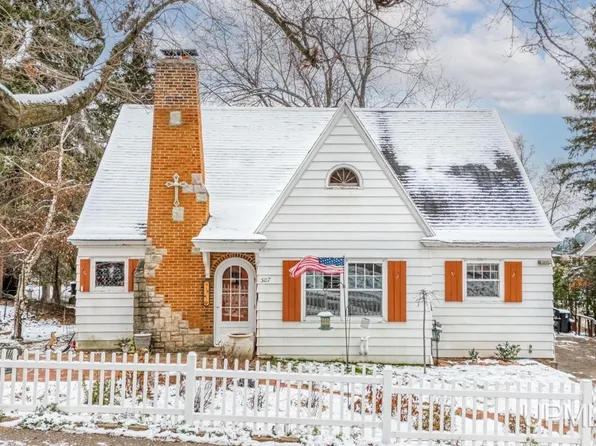 507 E F St, Iron Mountain, MI 49801