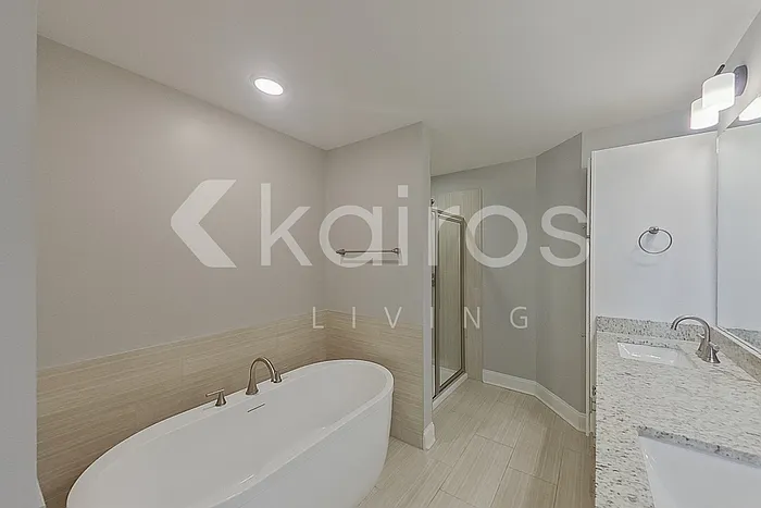 3704 Oak Leaf Way #E — Photo 16